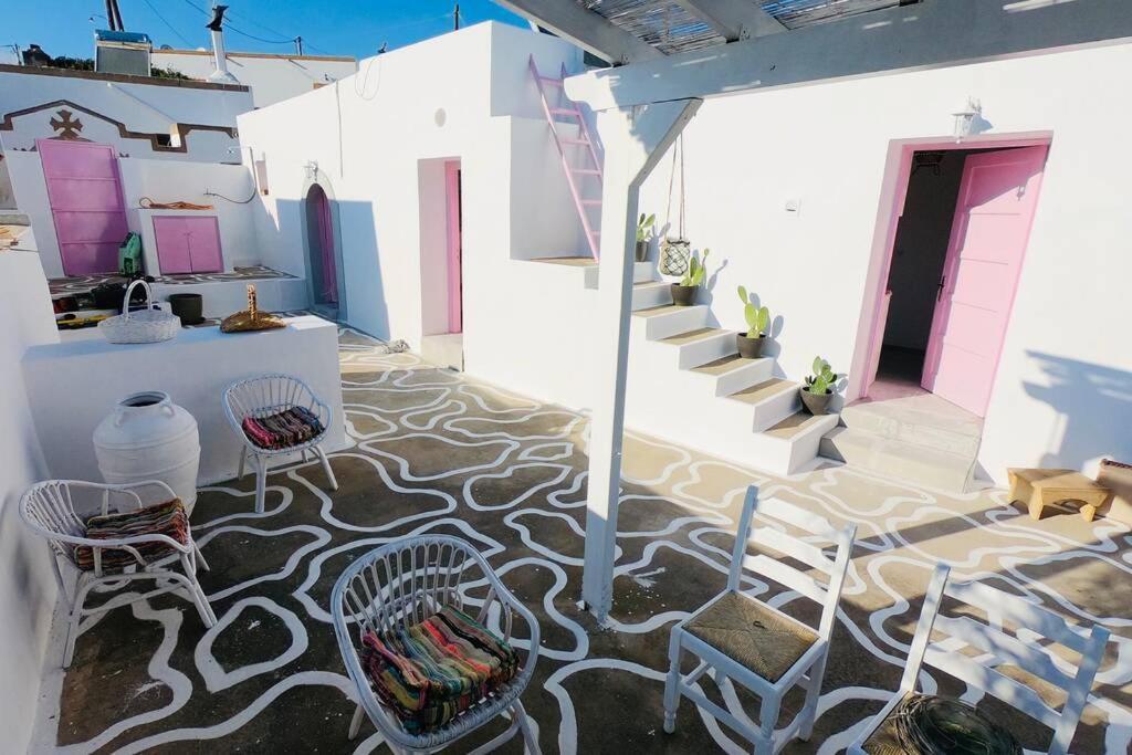 The Summer Pink House Lakhania Luaran gambar